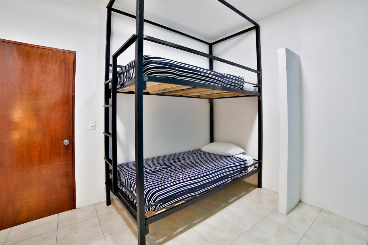 Hostal Ten To Ten Пуэрто-Вальярта Экстерьер фото