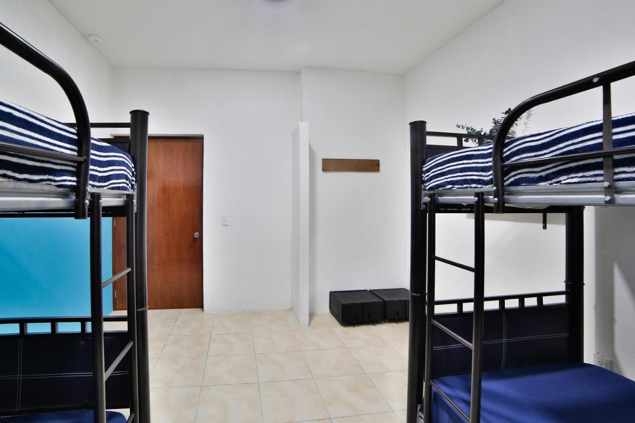 Hostal Ten To Ten Пуэрто-Вальярта Экстерьер фото